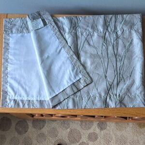Window Valance (Silver/Gray)